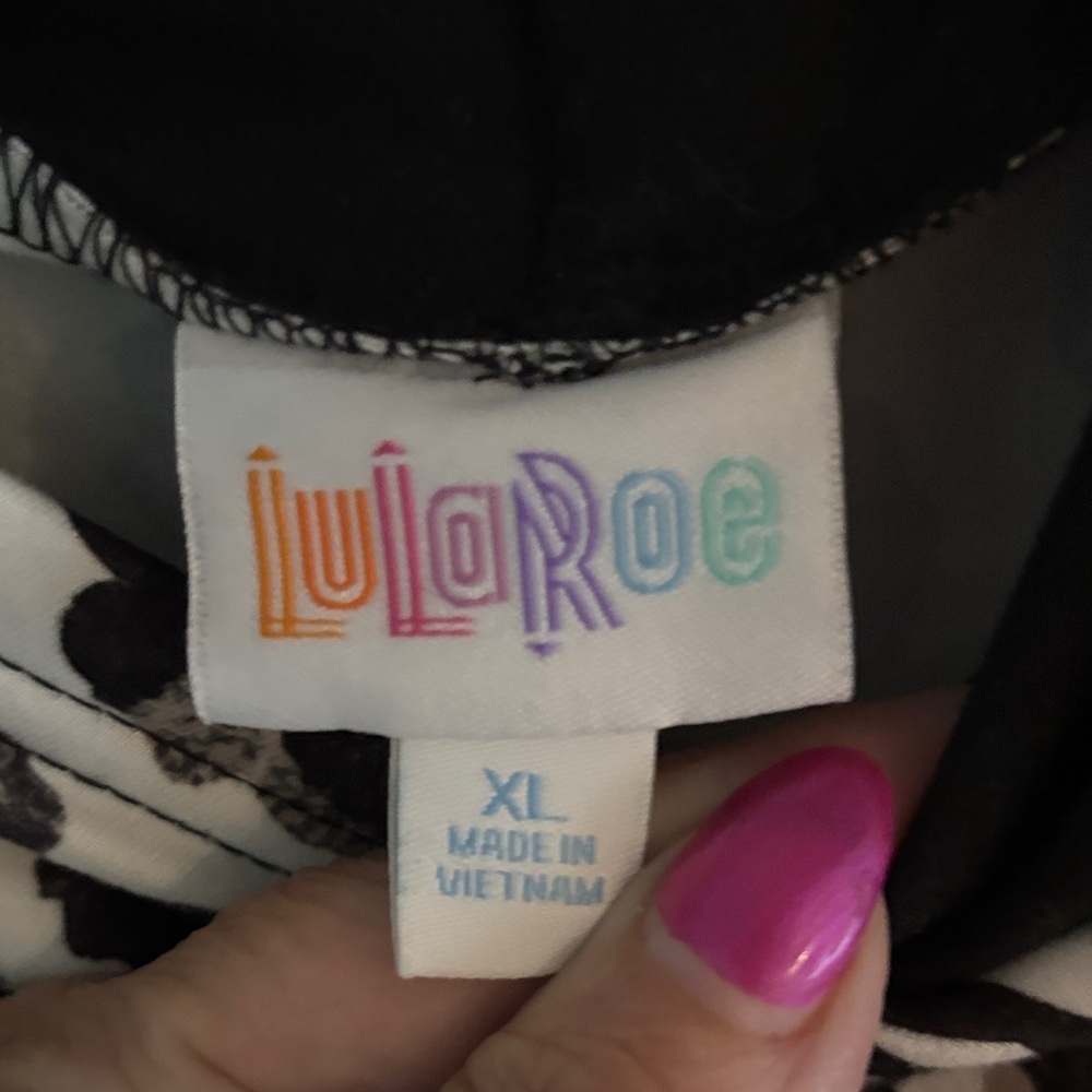 LuLaRoe Black and White Patterned Garment - Picture 2 of 4